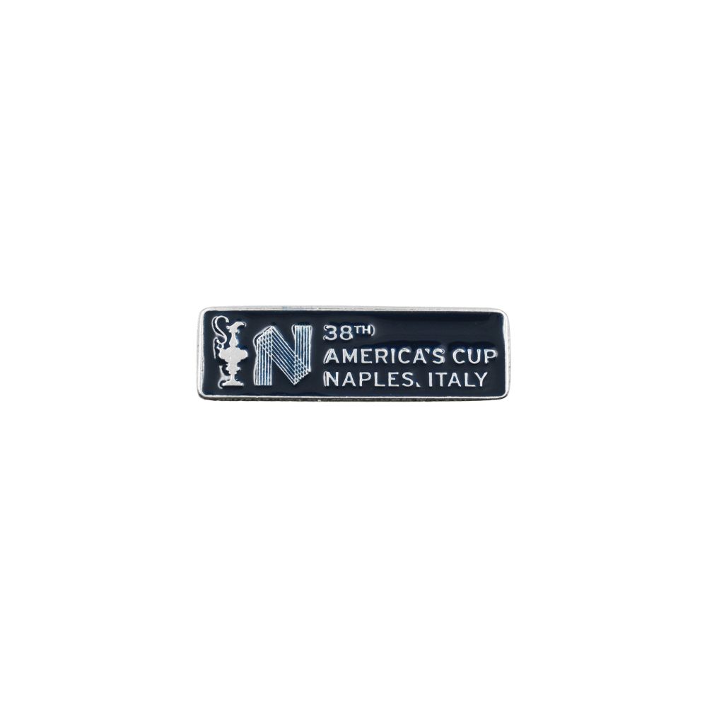 DISTINTIVO AMERICA'S CUP 38 RETTANGOLARE SFONDO BLU NAVY LOGHI E SCRITTE