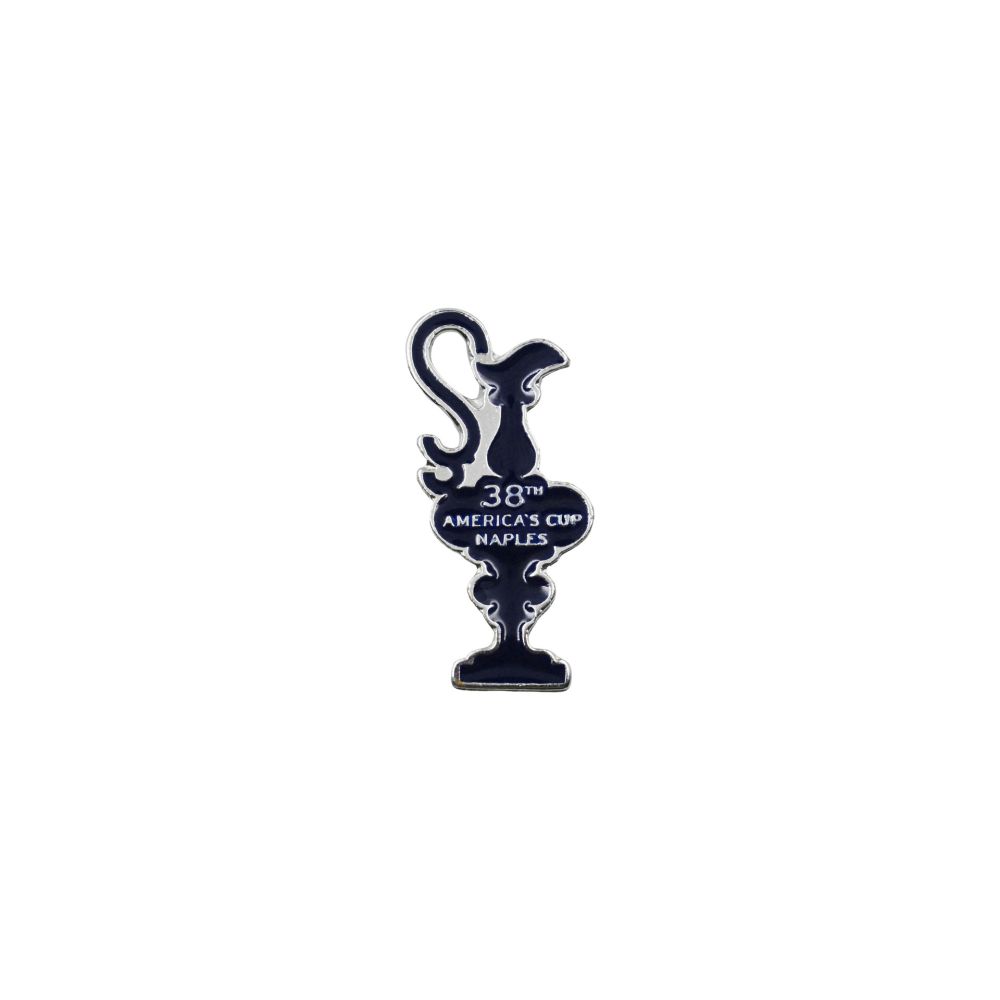 DISTINTIVO AMERICA'S CUP 38 SAGOMATO COPPA BLU NAVY IN METALLO SMALTATO