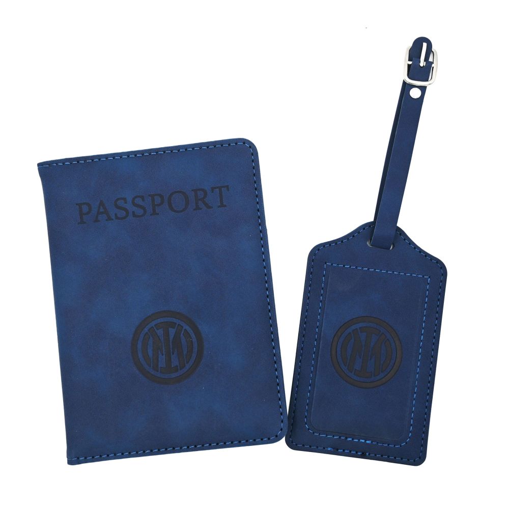 PORTA PASSAPORTO ED ETICHETTA PER BAGAGLIO IN PU RICILATO FC INTER PORTA PASSAPORTO ED ETICHETTA PER BAGAGLIO IN PU RICILATO FC INTER