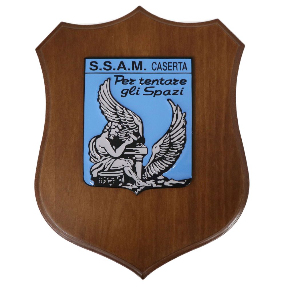 CREST IN METALLO SMALTATO BASE LEGNO 22,5X17,5CMSCUOLA SPECIALISTI AM