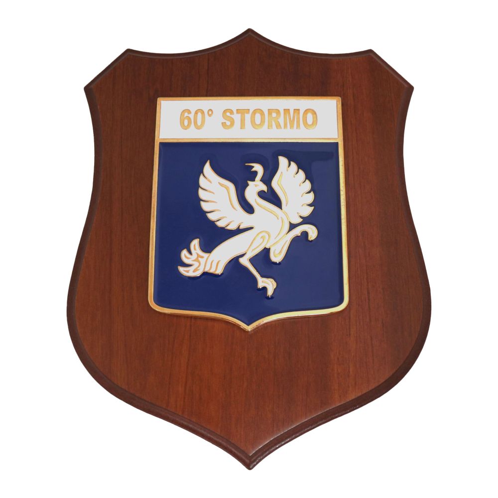 CREST IN METALLO SMALTATO BASE LEGNO 22,5X17,5CM 60 STORMO