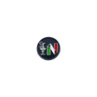 DISTINTIVO AMERICA'S CUP 38 TONDO COPPA ARGENTO LOGO N TRICOLORE IN META