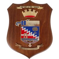 CREST IN METALLO SMALTATO BASE LEGNO 22,5X17,5CM 132 RGT TER ARIETE