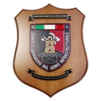 CREST IN METALLO SMALTATO BASE LEGNO 22,5X17,5CM REP OPERATIVO GENIO INFRAST. ESERCITO ITALIANO