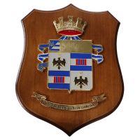 CREST IN METALLO SMALTATO BASE LEGNO 22,5X17,5CM BTG ALPINI AQUILA ESERCITO ITALIANO